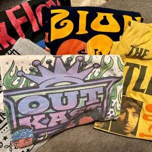 T Shirt Lot (5) 90s Y2K Music Rap Rock Bands sz M-XL Beatles OutKast Pink Floyd